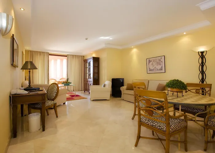 Bahía Beach Apartments Estepona